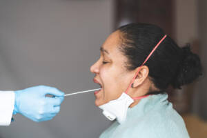 Getting,Covid-19,Sample,From,Mouth,.,Doing,Coronavirus,Test,To